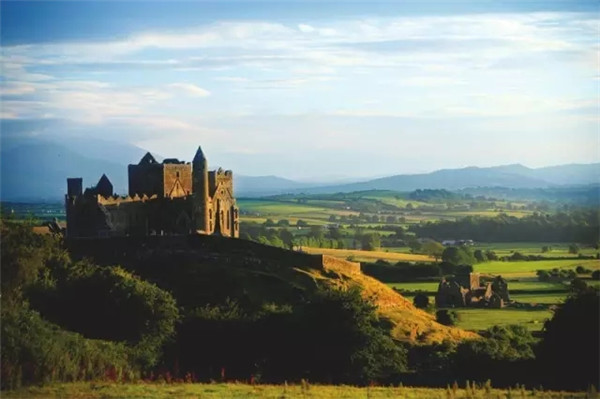 凯袖宫（Rock of Cashel）.webp.jpg