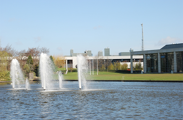 UCD喷泉.jpg