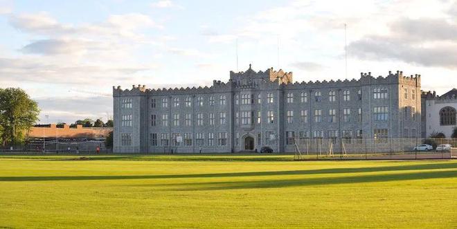 Clongowes Wood College 伍德学院